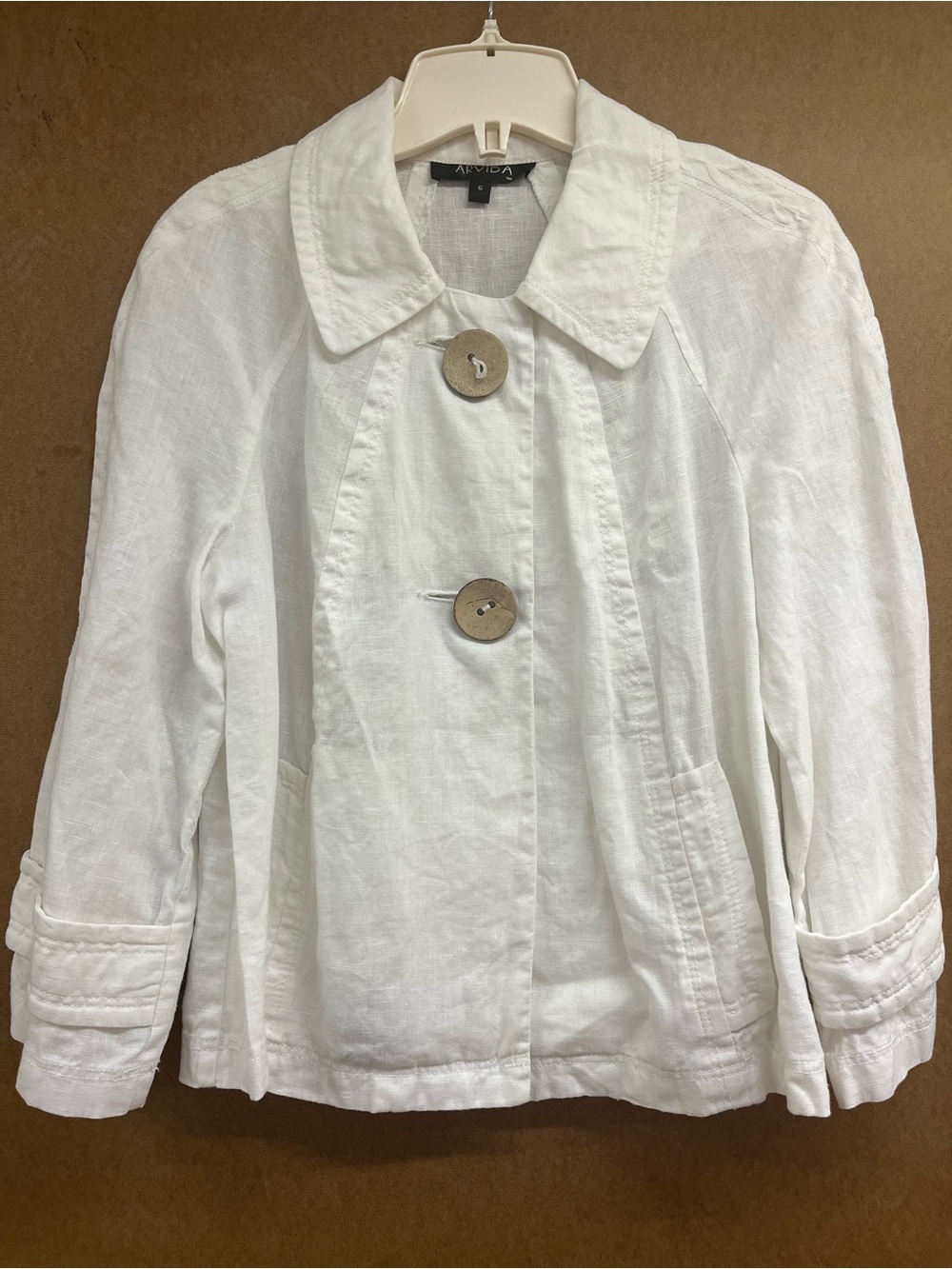 ARVIDA White Linen Button-Front Blazer with Wooden Buttons